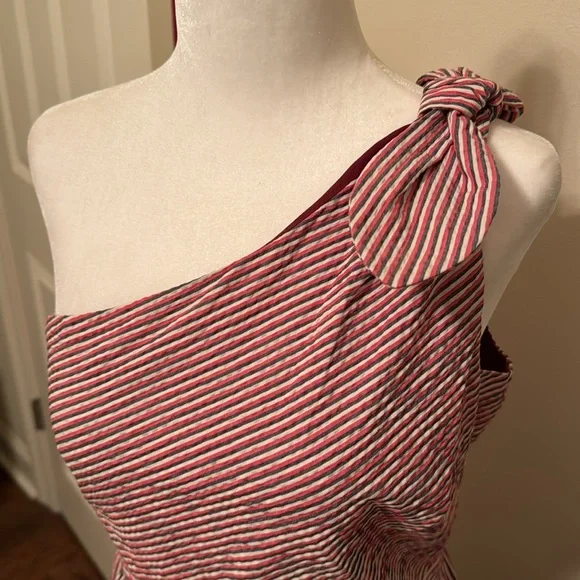 One shoulder dress - Picture 2 of 5